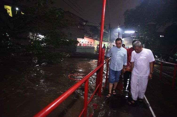 Kali Sunter Meluap, Ribuan Warga Jakarta Terdampak Banjir