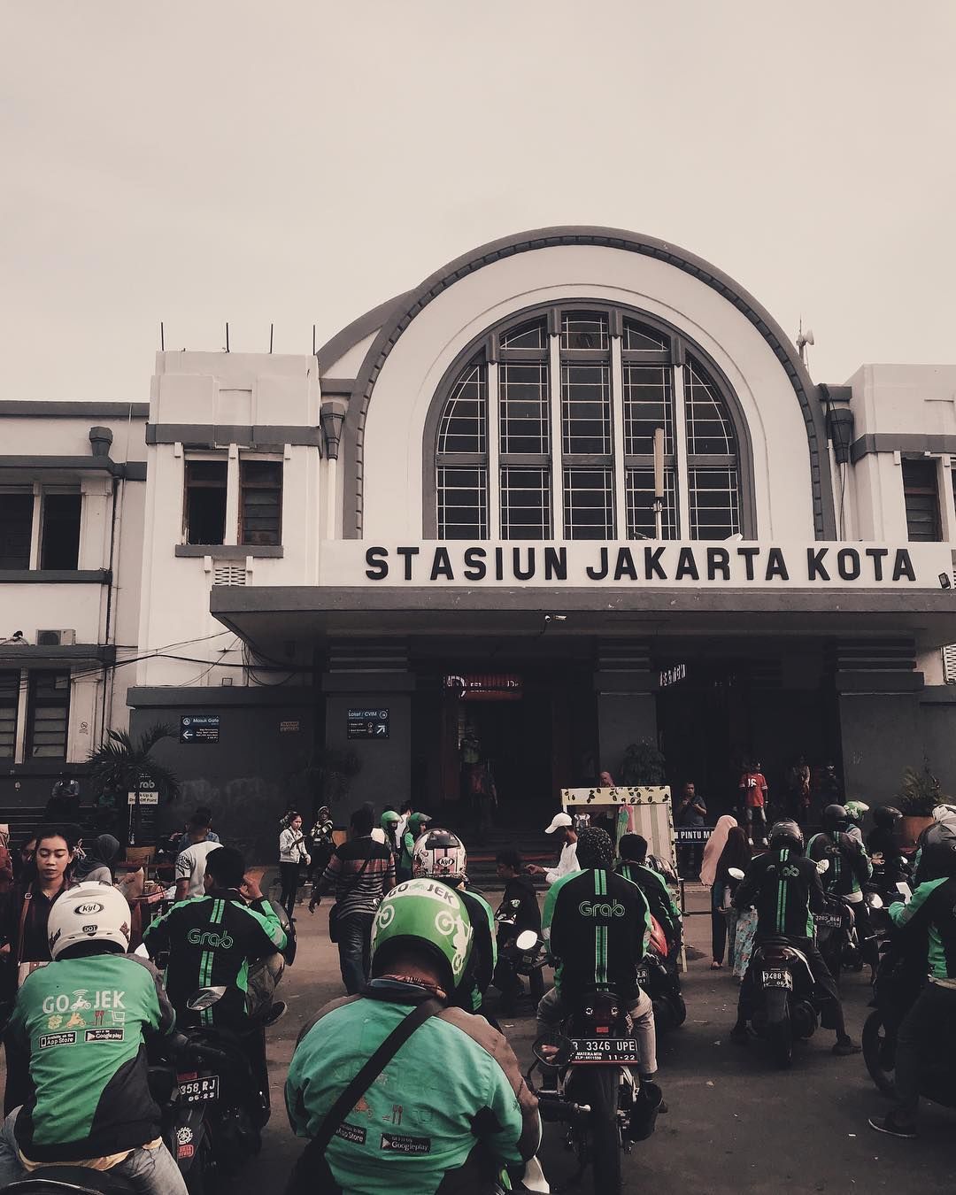 5 Stasiun dengan Bangunan Paling Keren di Indonesia, Bikin Betah!