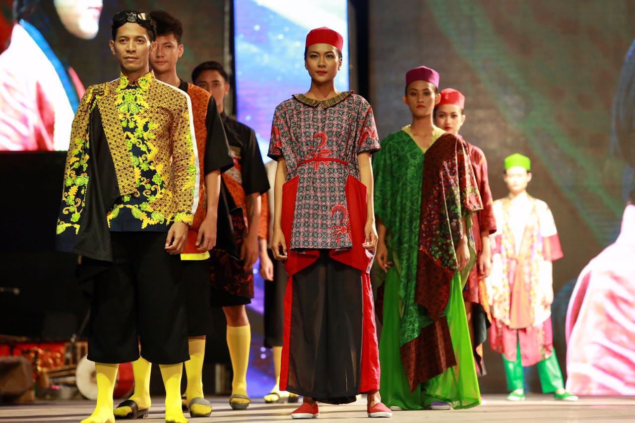 Melly Goeslaw Meriahkan Banyuwangi Batik Festival 2018
