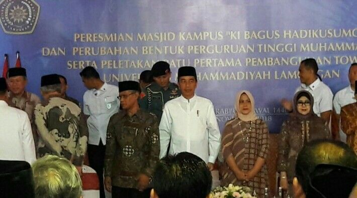 Jokowi Kunjungi Muhammadiyah di Jatim, Begini Kata Pengamat Politik