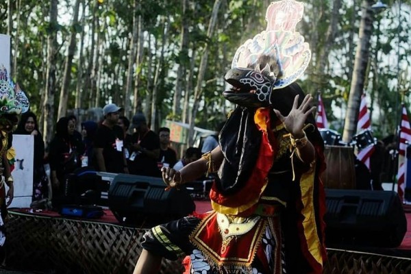 Rayakan Ultah Majapahit Festival Getih Getah Gula Kelapa Digelar