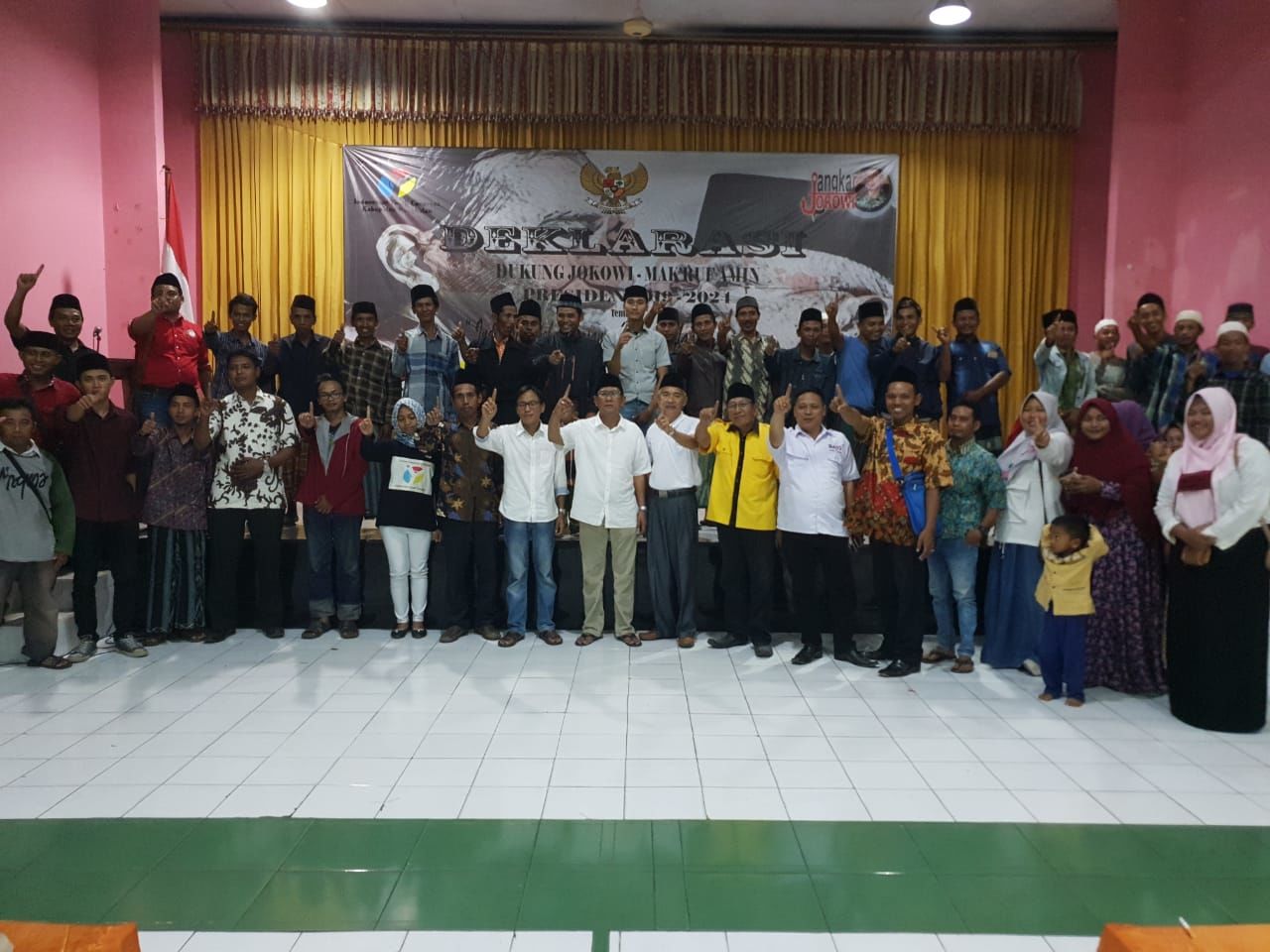 Ratusan Relawan Millennial Madura Merapat ke Jokowi-Ma'ruf