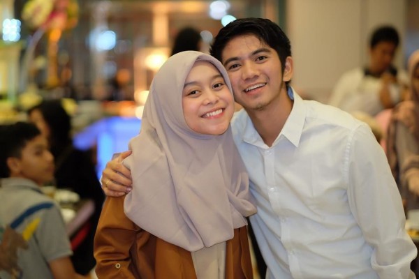 Tiga Tahun Pacaran, 10 Potret Mesra Lesty Kejora & Rizky D'Academy