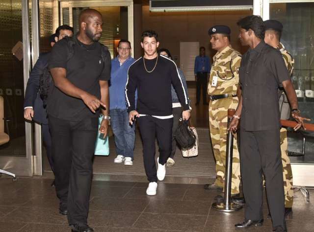 Jonas Brothers arrives in India, 12 pictures of prepared parties Priyanka & Nick