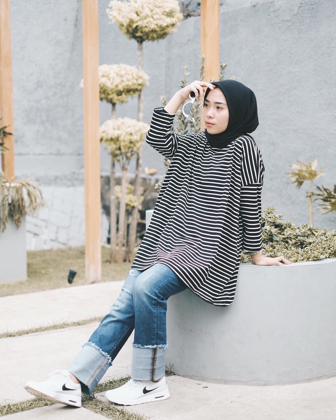 Anti Ribet, 10 Fashion Item dengan Hijab yang Cocok Buat ke Kampus