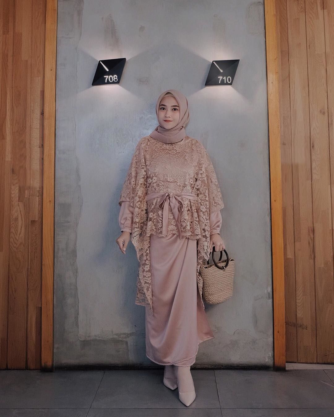 10 Inspirasi Gaya Hijab Ibu Hamil Untuk Kondangan Cantik Ya