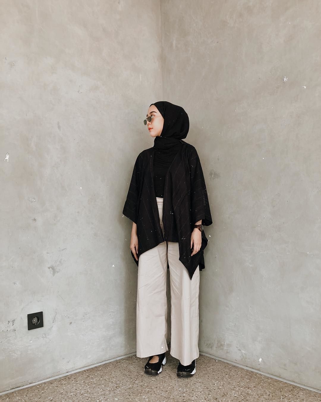 Anti Ribet, 10 Fashion Item dengan Hijab yang Cocok Buat ke Kampus