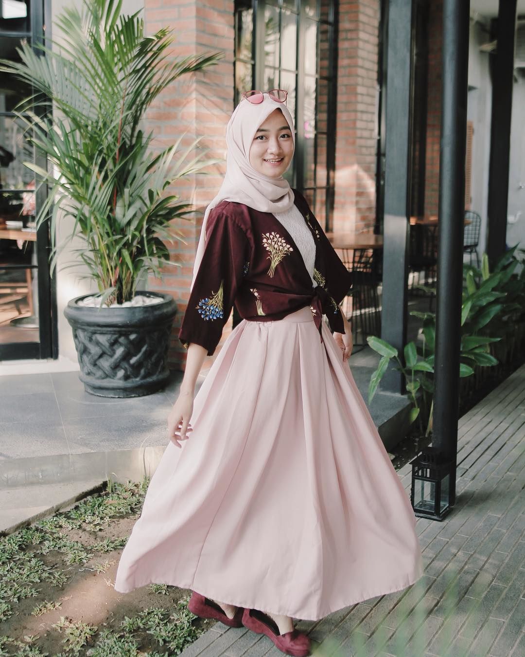 Anti Ribet, 10 Fashion Item dengan Hijab yang Cocok Buat ke Kampus