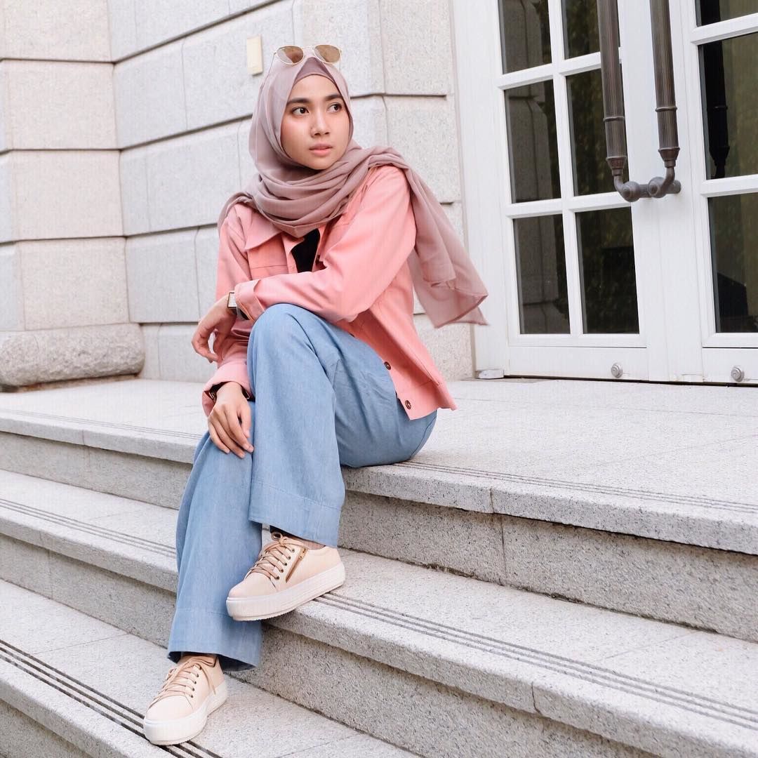 Anti Ribet, 10 Fashion Item dengan Hijab yang Cocok Buat ke Kampus