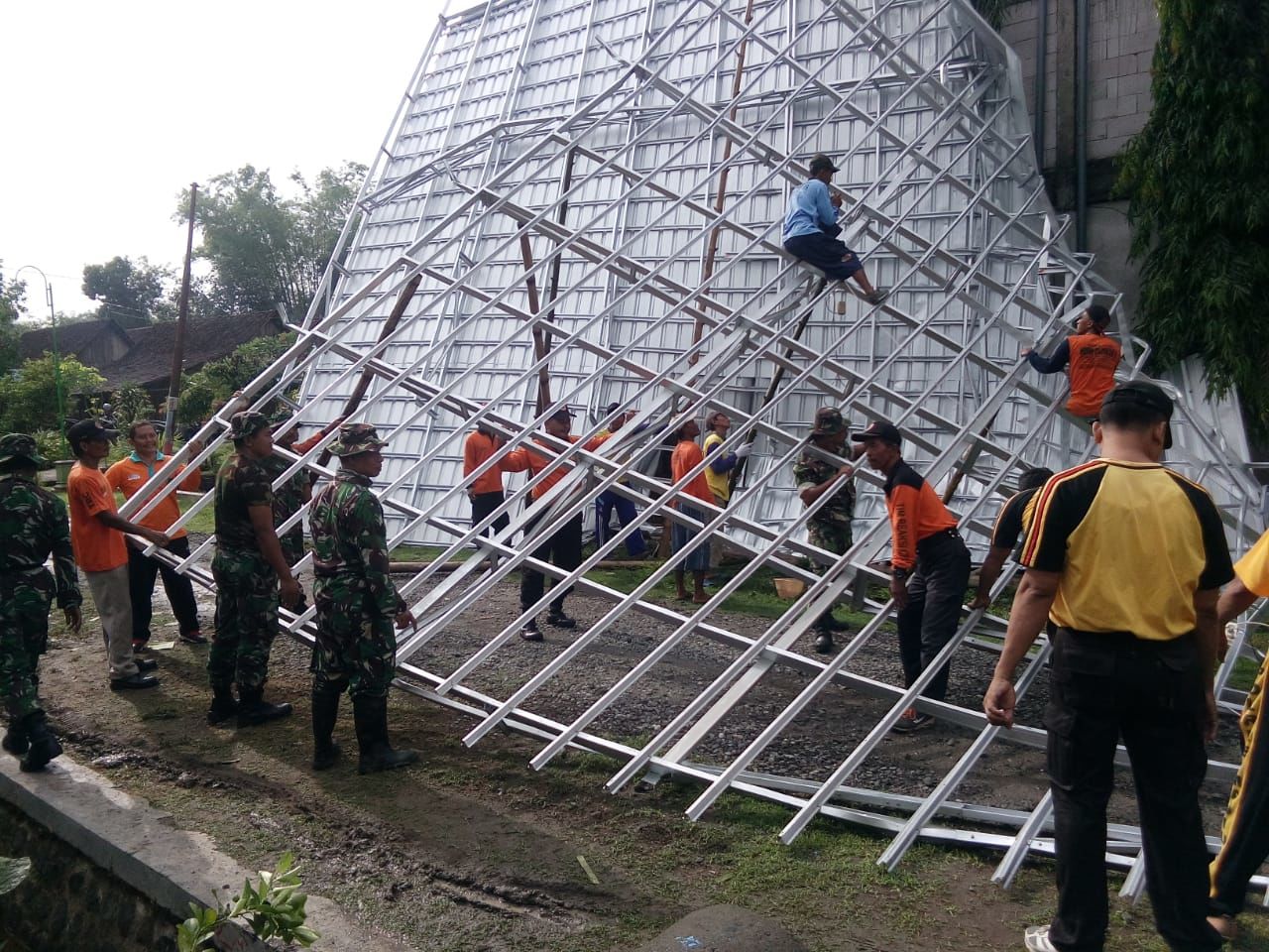 Atap Madrasah di Kabupaten Madiun Disapu Angin Kencang