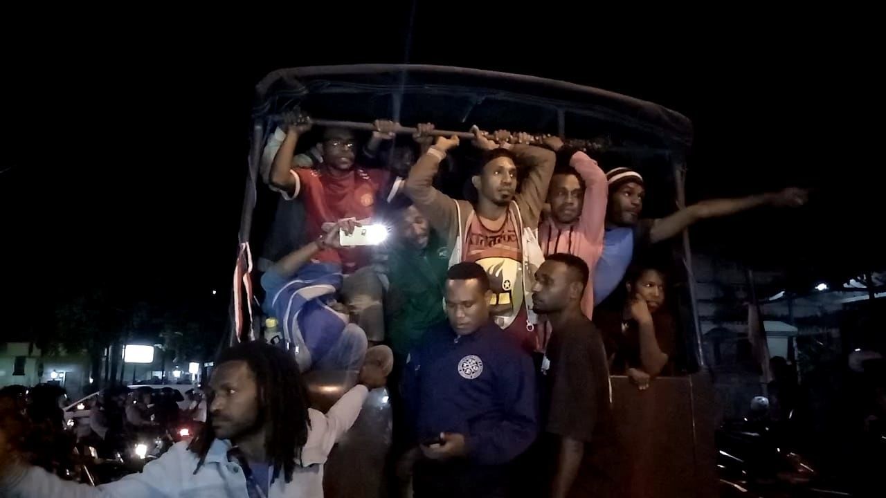 Ratusan Orang Papua Dibawa ke Mapolrestabes Surabaya, Ini Alasannya