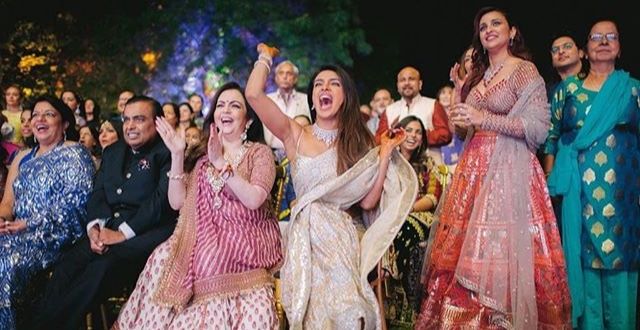 10 Momen Keseruan Sangeet Ceremony Priyanka Chopra - Nick Jonas