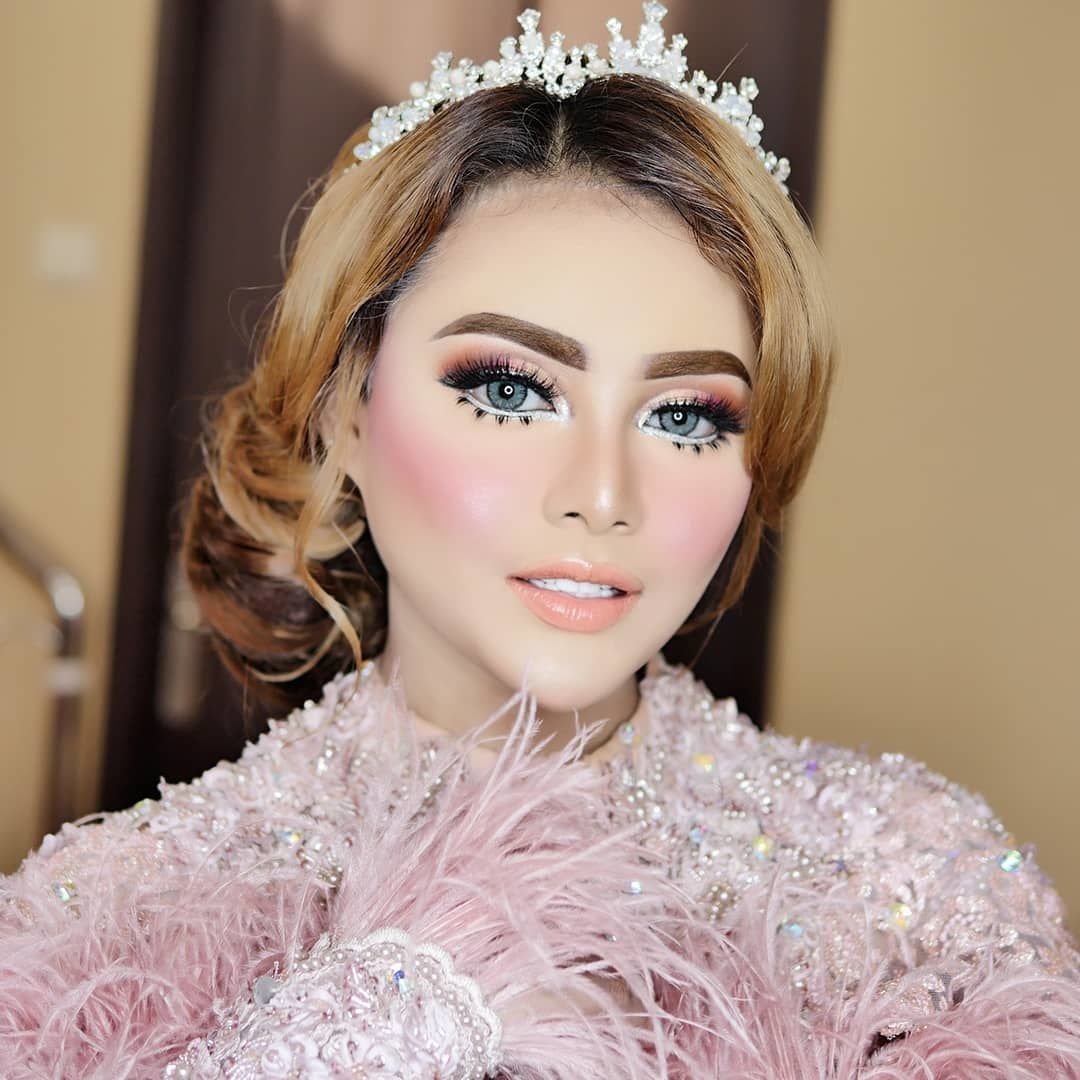 10 Potret Menawan Aurel Hermansyah Dengan Make Up Bak Barbie