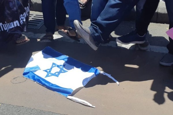 Kecam Prabowo Pedemo Injak Bendera Israel