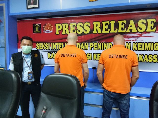 Imigrasi Makassar Deportasi Bule Bulgaria Pembobol ATM Modus Skimming