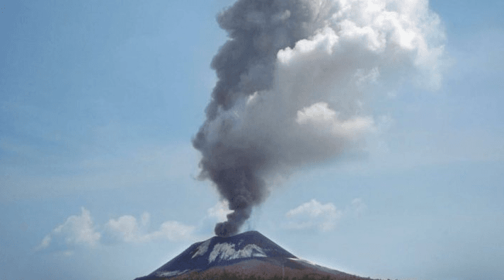 Gunung Anak Krakatau Erupsi, Tinggi Abu Vulkanik Capai 1.000 Meter