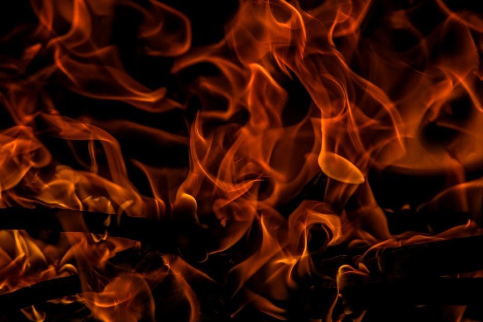 Mobil Pengangkut Tabung Elpiji Terbakar di SPBU Kota Banyuwangi