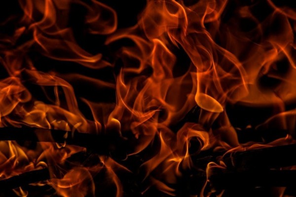 Cekcok dengan Suami, Istri Bakar Diri