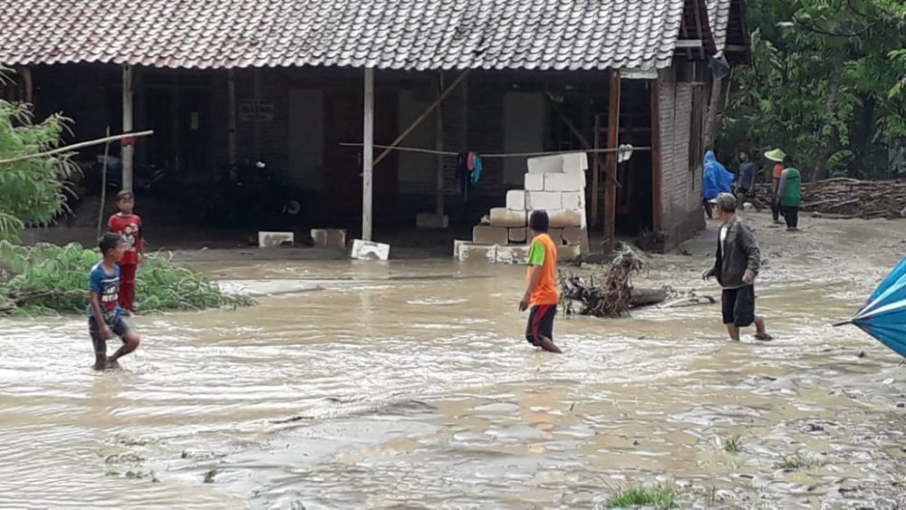 Banjir Bandang dan Angin Kencang Terjang Bojonegoro, Ini Dampaknya