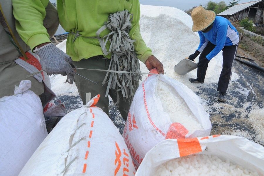 Sepi Permintaan, Petani Garam di Gunungkidul Jadi Tukang Batu  