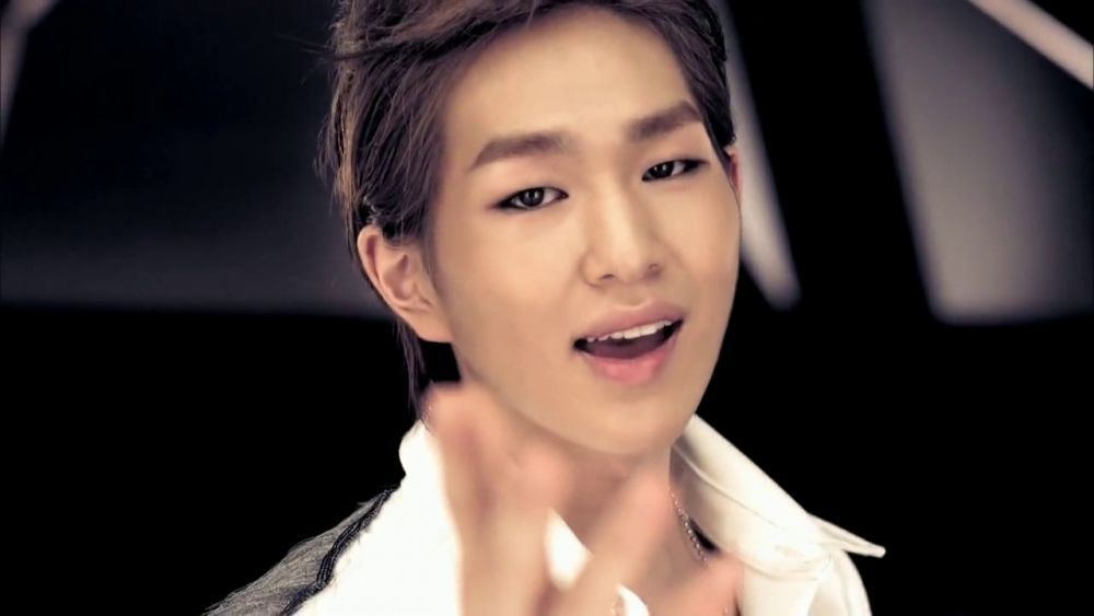 10 Potret Transformasi Onew SHINee, dari Mungil hingga Ikut Wamil