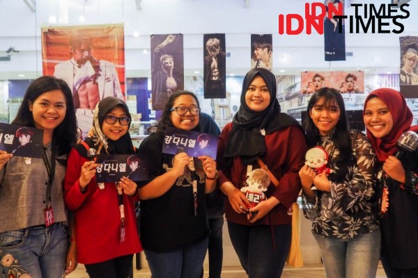 10 Foto Serunya KPop Cafe Event Perayaan Ultah Kang Daniel di Surabaya