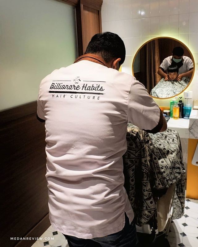 Mau Potong Rambut? Ini 7 Barber Shop Paling Hits di Kota Medan