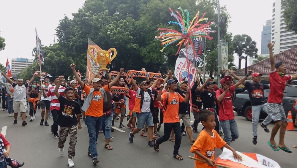 Persija Juara Liga 1, The Jakmania Arak-arakan Menuju Balai Kota