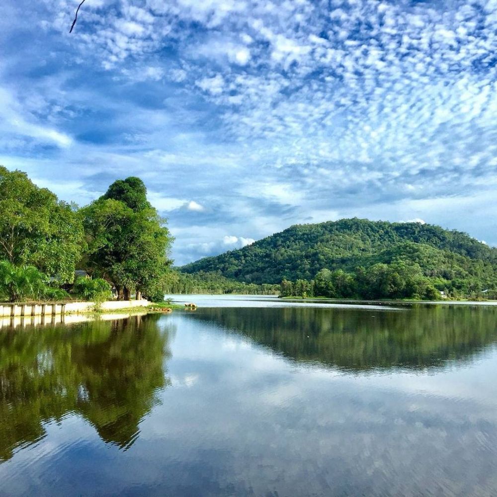 8 Wisata Alam Di Sambas Yang Memesona, Surga Dunia Di Ujung Kalimantan