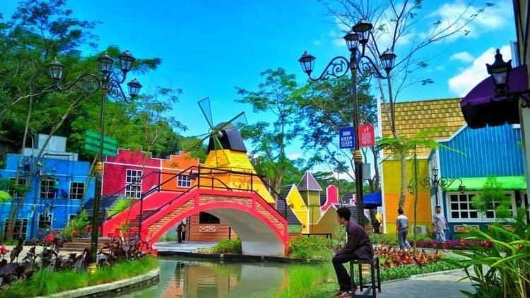 25 Tempat Wisata di Bogor, Cocok untuk Liburan Keluarga