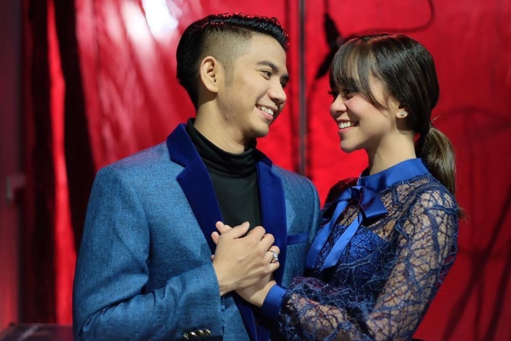 Mesra Banget, 10 Potret Romantis Penyanyi Dangdut dengan Pasangan