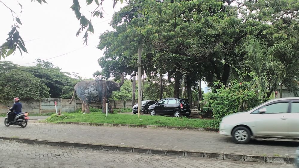 Gajah Kesepian di Sudut Losari, Saksi Bisu Makassar Dekade 1980-an