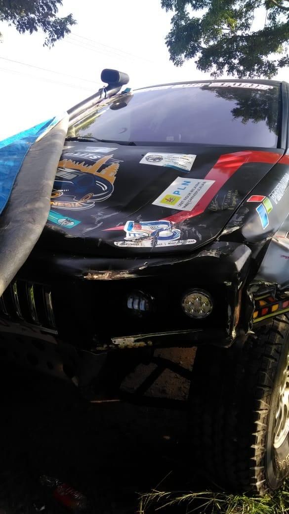 Sempat Alami Kecelakaan, Mobil Listrik ITS Berhasil Finish di Medan