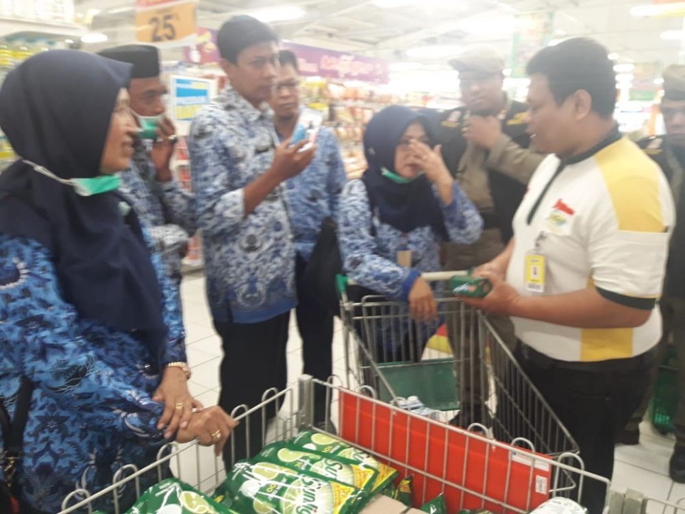 Sidak Pasar, Pemkot Makassar Temukan Produk Makanan Kedaluwarsa 