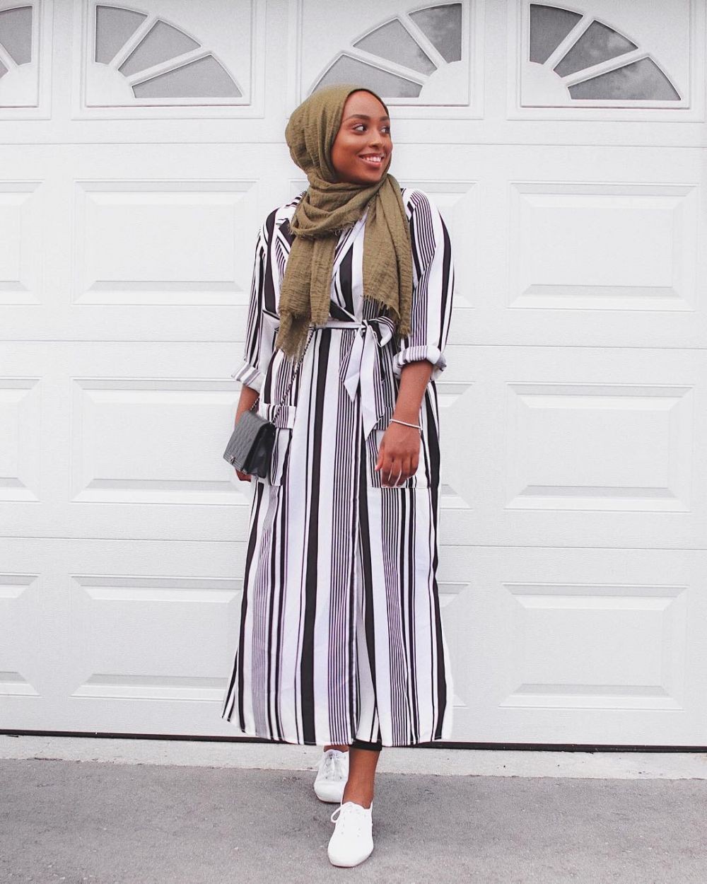 Coba Yuk, 8 Tips Tampil Modis Berhijab Buat Cewek Bertubuh Curvy