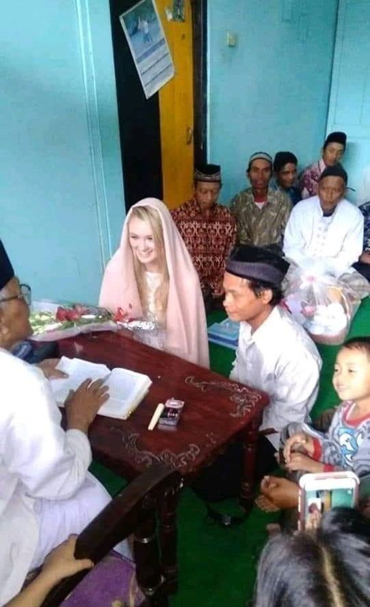 13 Keromantisan Pria Muntilan & Gadis Inggris, Cinta Beda Negara