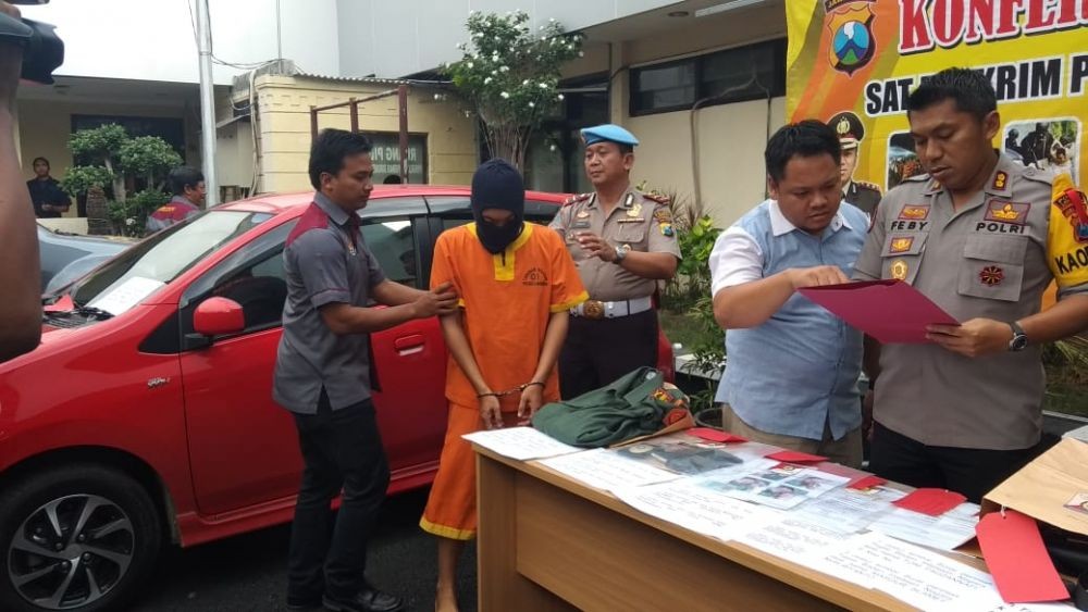 Mengaku TNI Berpangkat, Sales Shampo Tipu Korban Ratusan Juta