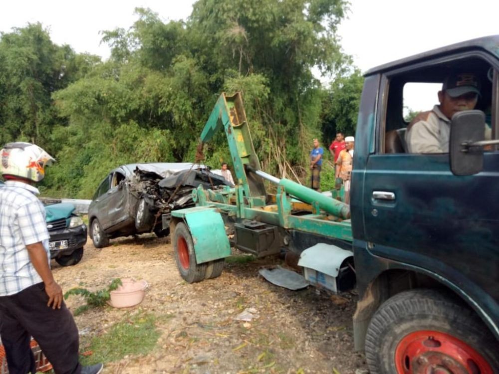 Kecelakaan Beruntun, Truk Elpiji di Sampang Hantam Warung