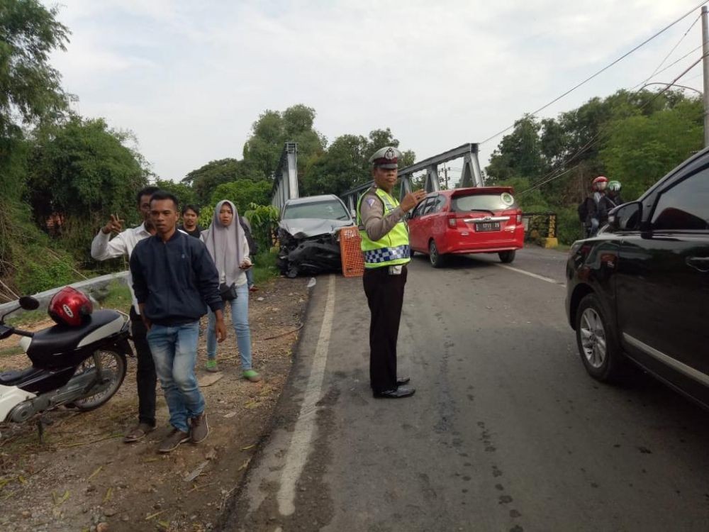 Kecelakaan Beruntun, Truk Elpiji di Sampang Hantam Warung