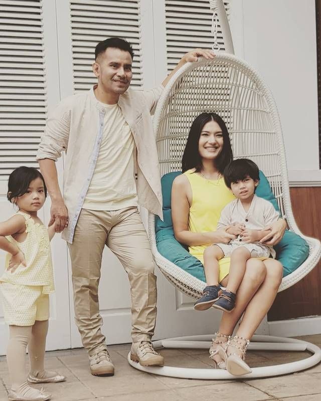 10 Artis Ini Pernah Terhalang Restu Orang Tua, Apa Kabar Mereka?