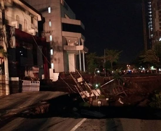 Jalan Raya Gubeng Surabaya Ambles, Ini 5 Fakta Tentang Sinkhole