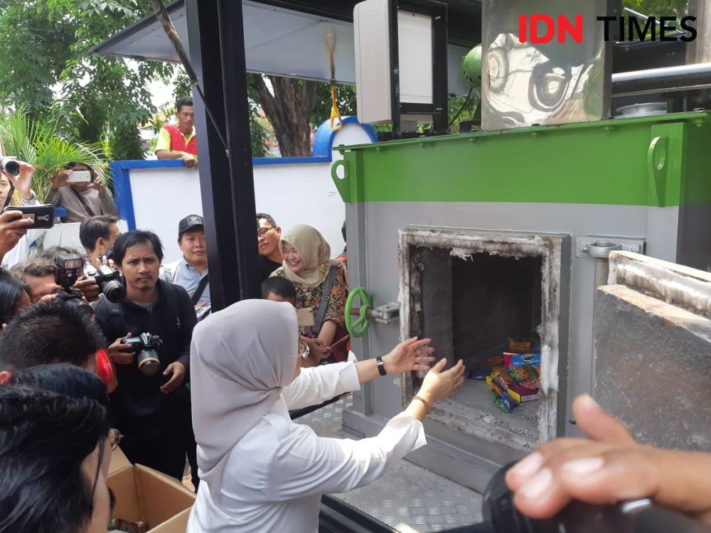 BPOM Surabaya Musnahkan Ribuan Produk Ilegal, Terbanyak Kosmetik