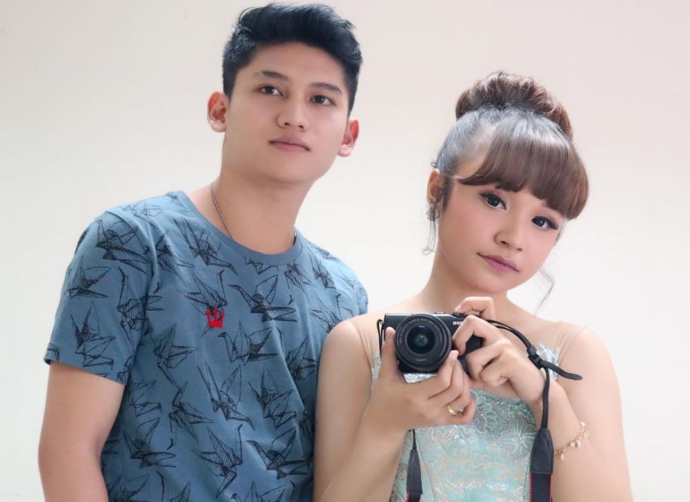 Mesra Banget, 10 Potret Romantis Penyanyi Dangdut dengan Pasangan