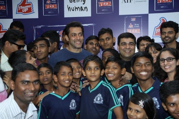 5 Aktor Bollywood Ini Gemar Mendonasikan Hampir Seluruh Penghasilannya