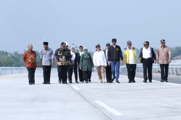 Jokowi Resmikan 4 Tol Baru di Jawa Timur