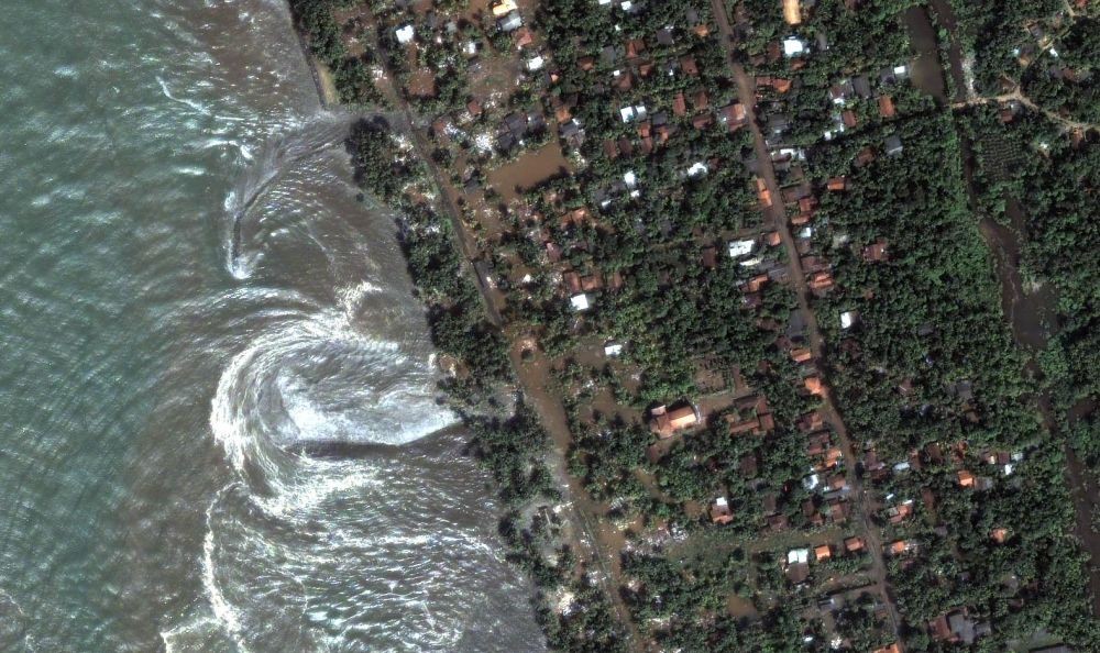 Gelombang Air Tinggi Terjang Banten, Inilah 4 Penyebab Tsunami