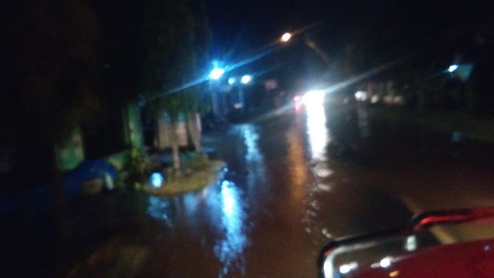 Hujan Lebat Bikin Akses Jalan Raya Bojonegoro-Nganjuk Tergenang Banjir