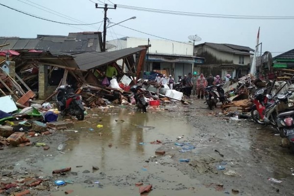 102 Gardu Rusak Akibat Tsunami Banten Listrik Sebagian Masih Padam