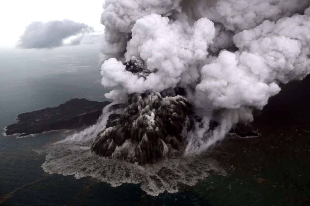 Bak Bom Waktu, Begini 10 Potret Terkini Gunung Anak Krakatau