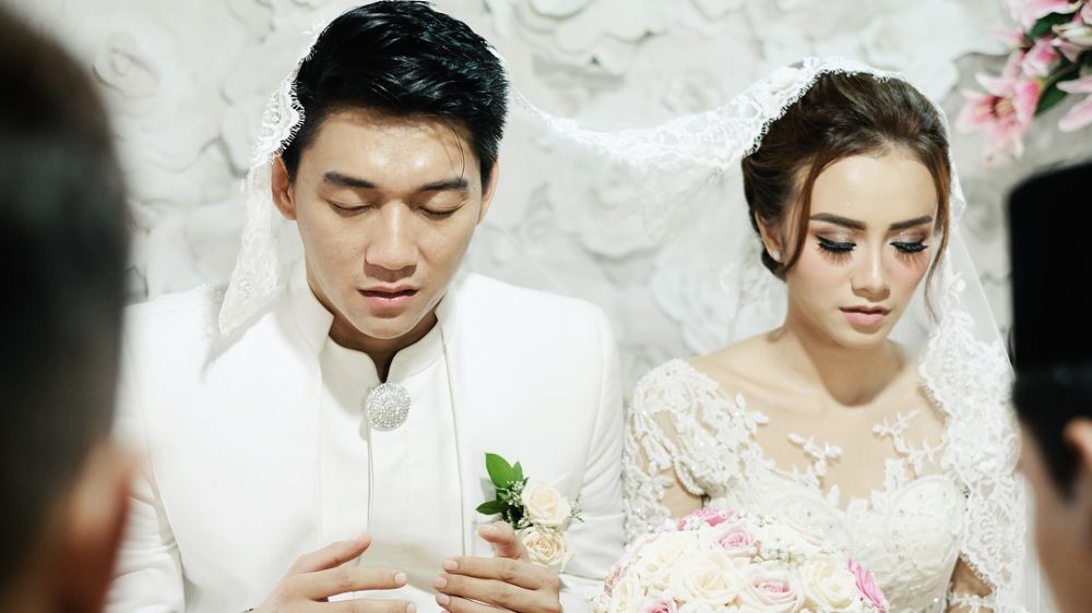 Penuh Haru, 5 Kisah Cinta Ifan Seventeen & Istri yang 